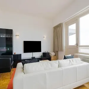 comfortable-apartment-in-oostende-with-sea-views.ostend-hotel.net/